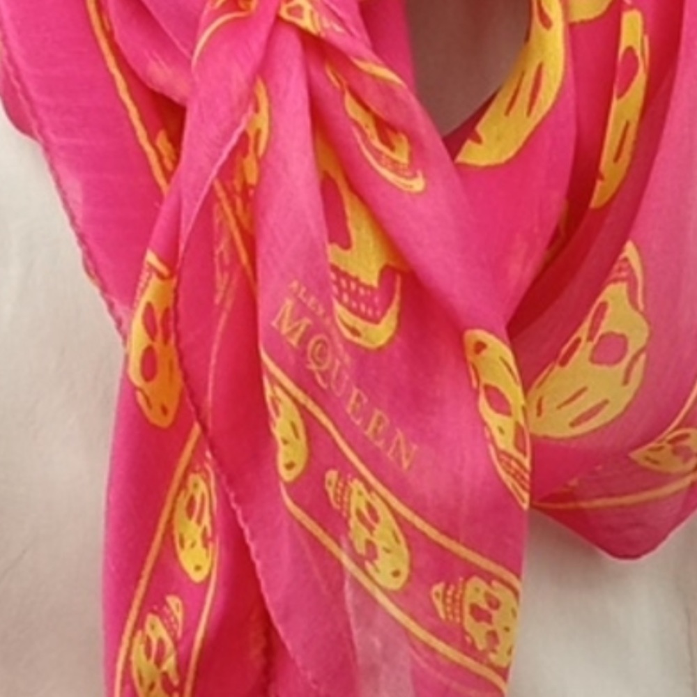 Alexander McQueen authentic silk scarf! Beautiful EUC offers welcomed